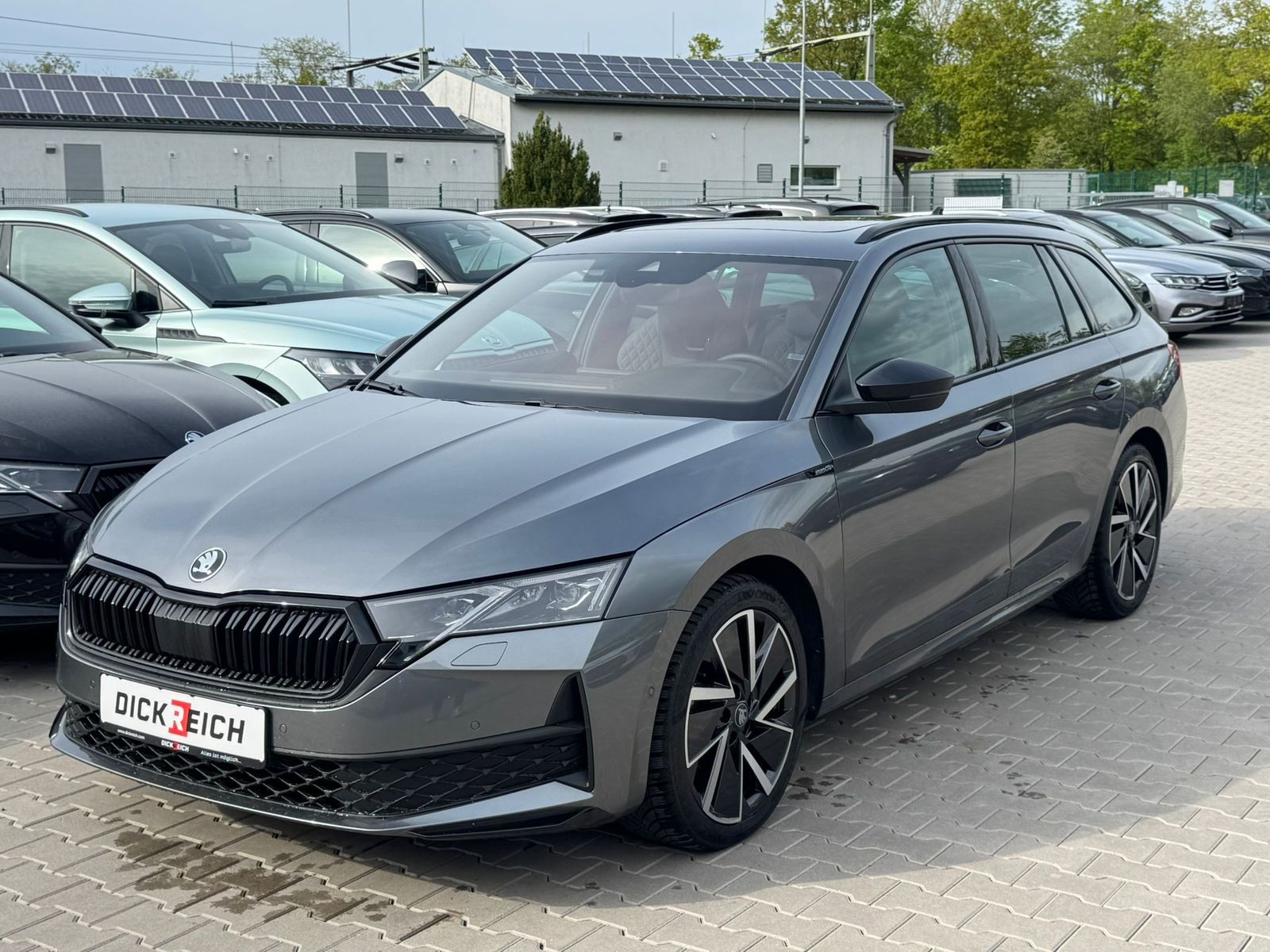 Fahrzeugabbildung SKODA Octavia 2.0 DSG Sportline MATRIX*PANO*CANT.*5J.G