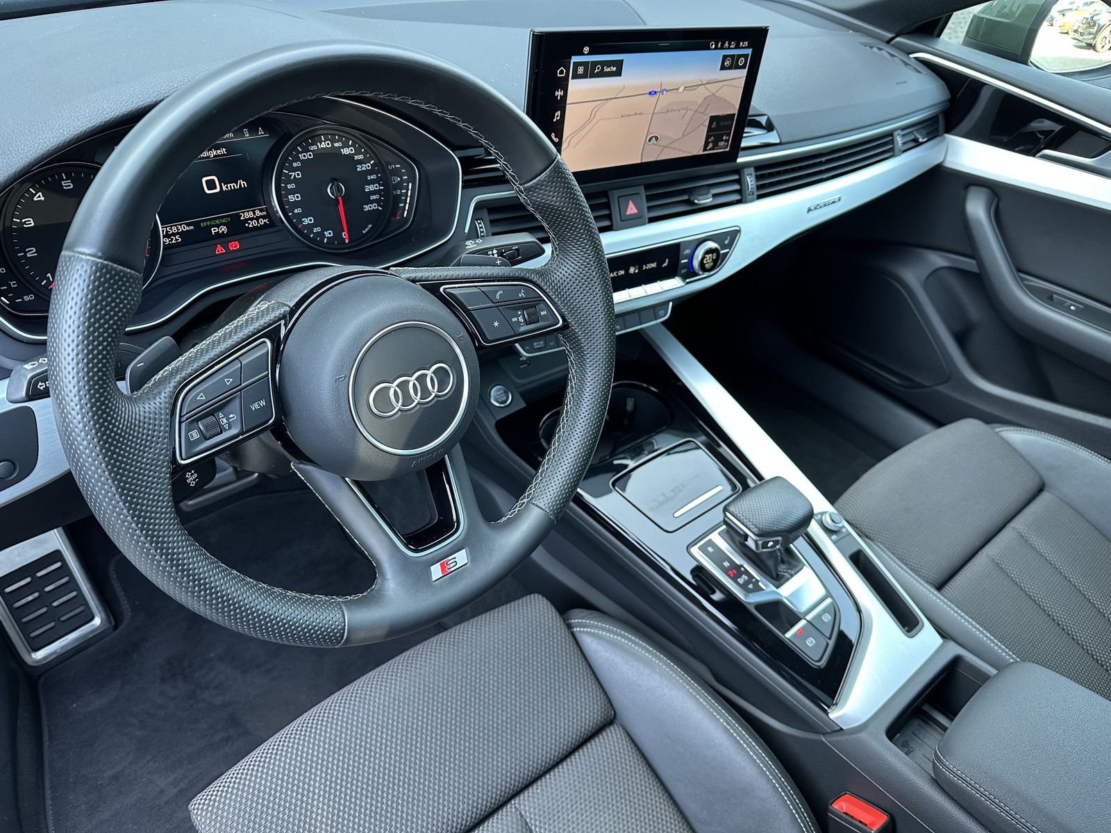 Fahrzeugabbildung Audi A5 SpB 40 TFSI Qu S-Line Black NAV+LED+PANO+20ZO