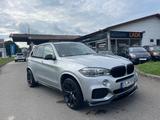 BMW X5 M50 d*SEHR GEPFLEGT*2.HD*SOFT-CLOSE*PANORAMA - silberne BMW X5