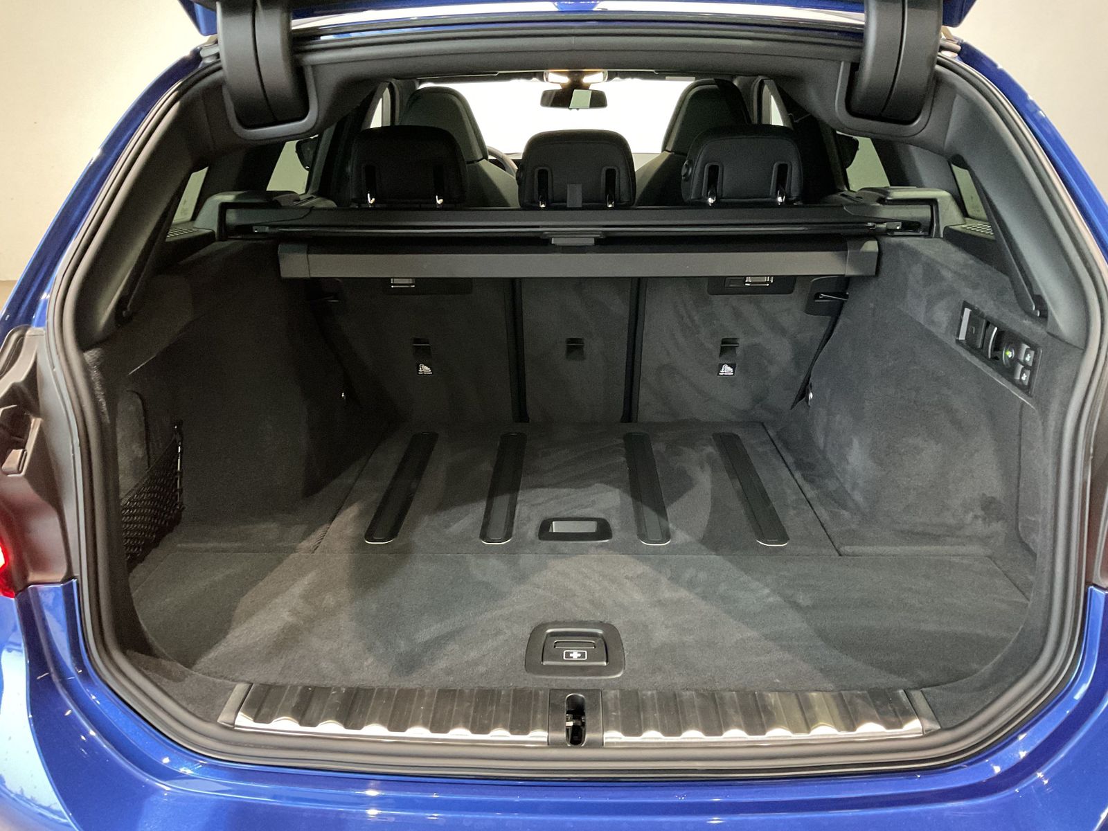 Fahrzeugeinzelansicht 14 Fahrzeugabbildung BMW M340d xDrive |M-Sportpaket pro |Panorama-Glasdac