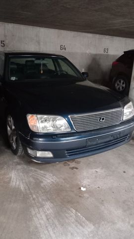 Lexus LS 400 4.0 V8 Auto -defekt