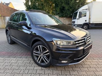 Volkswagen Tiguan - 1