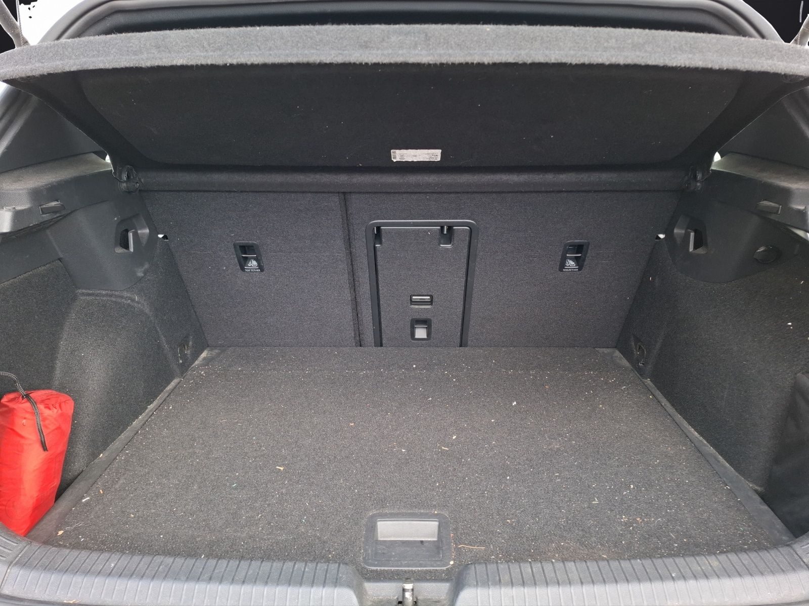 Fahrzeugabbildung Volkswagen Golf VIII GTD LEDplus Navi AID ACC PDC SH 19"