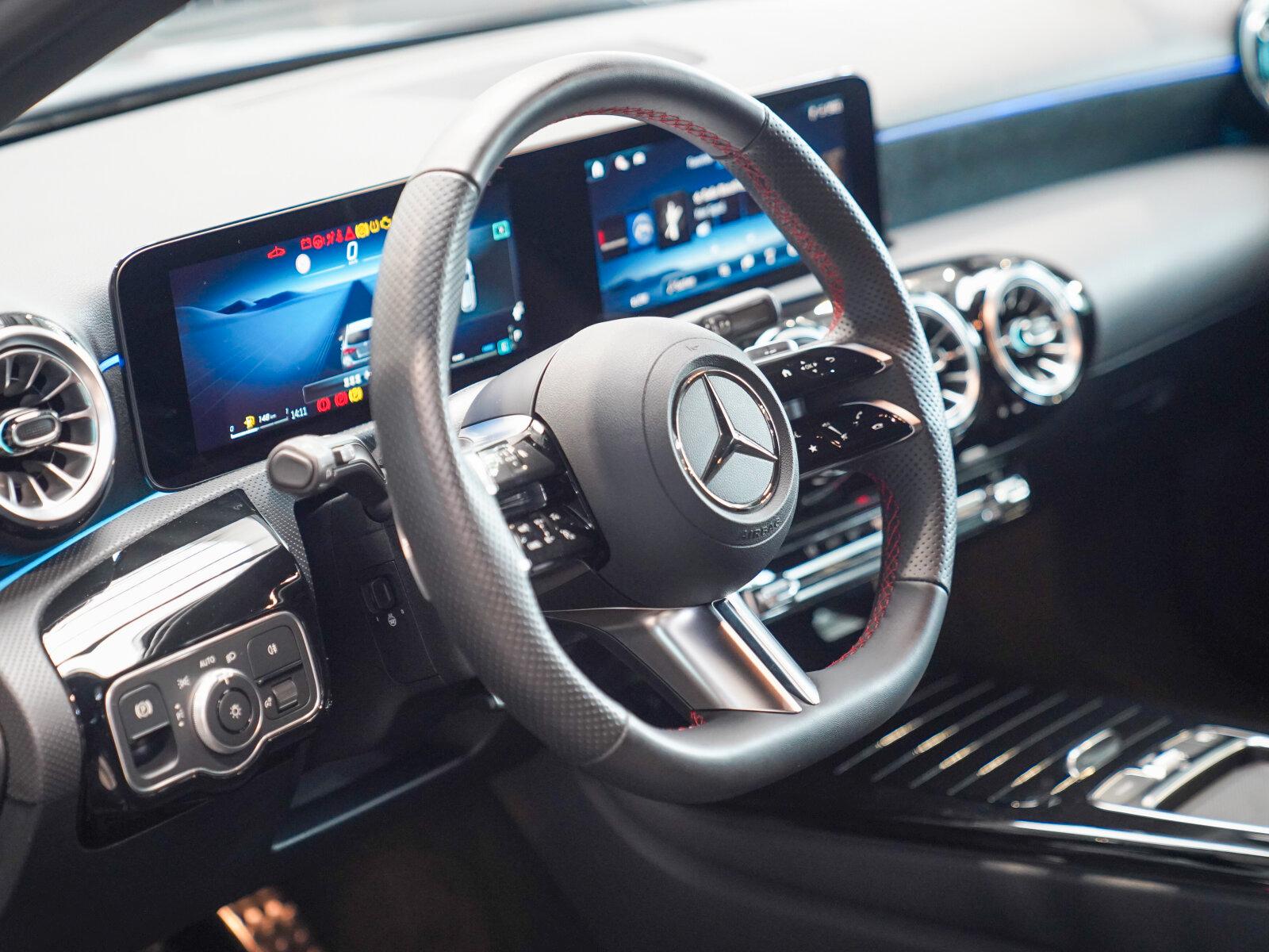 Mercedes-Benz A-Class AMG Line CarPlay Rückfahrkamera, миниатюра 14