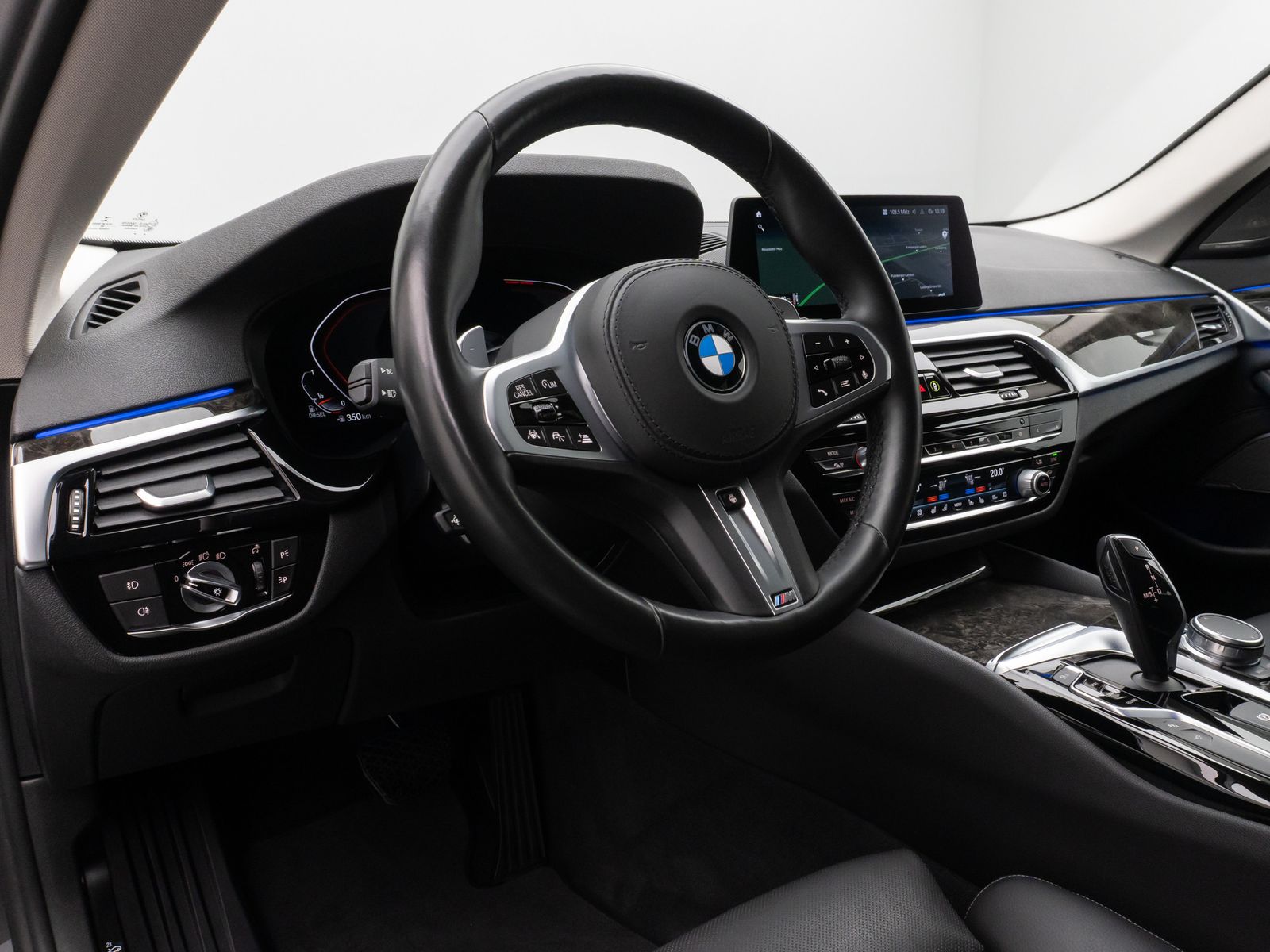 Fahrzeugabbildung BMW 530d xD SportLine 360°HUD DAB H/K 4xKlima Komfor