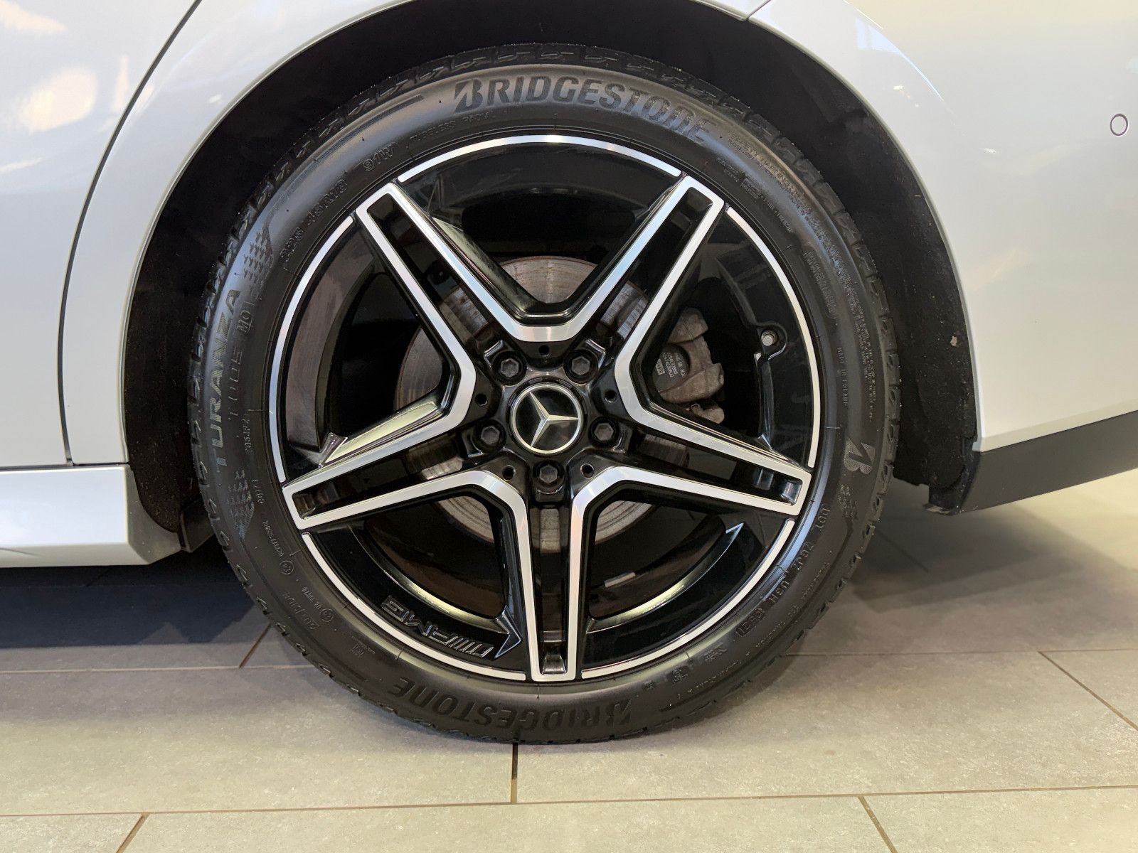 Fahrzeugabbildung Mercedes-Benz CLA 200 d|AMG-LINE|KAMER|BURMESTER|