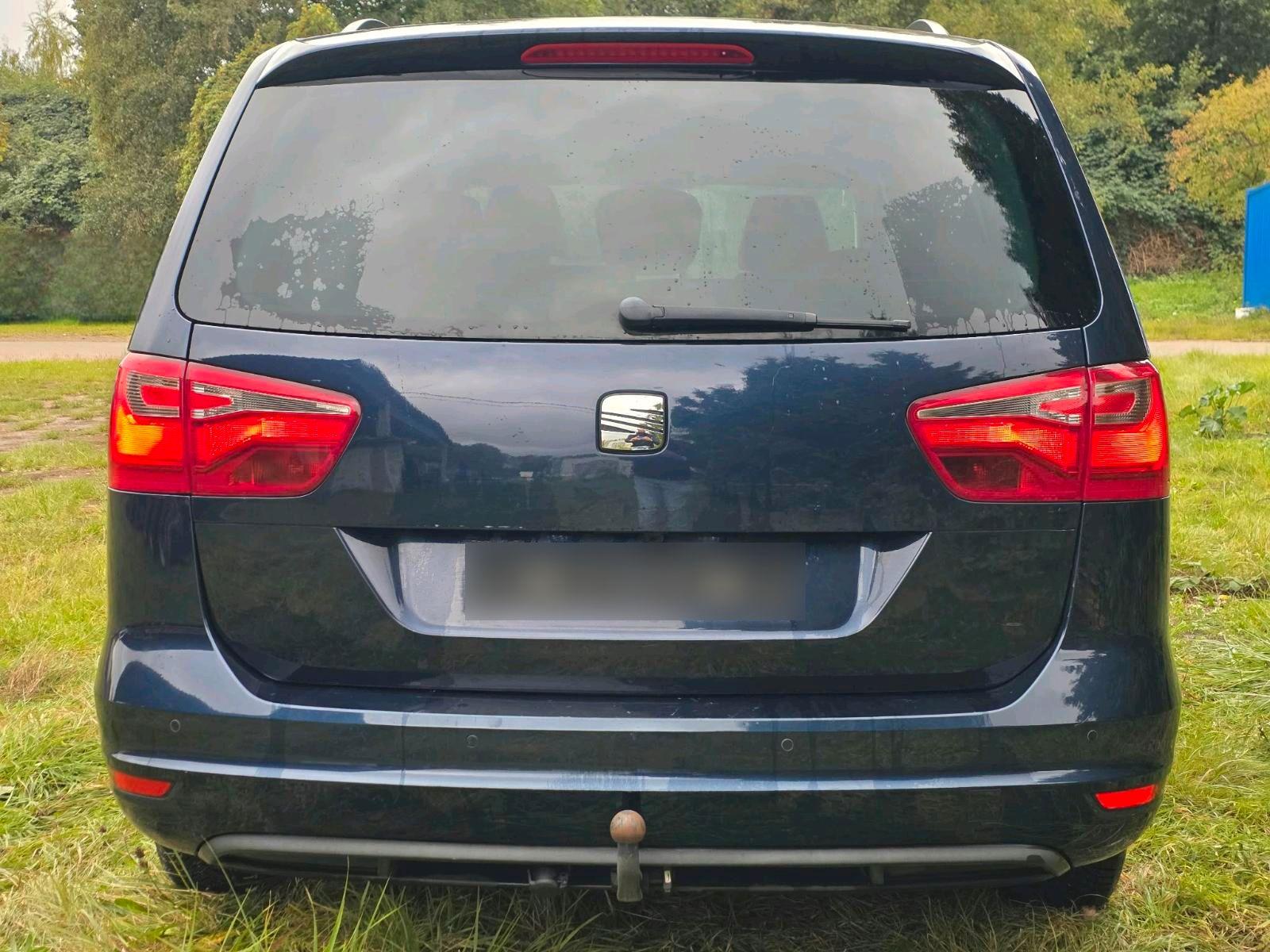 Seat Alhambra 2010 — photo 5