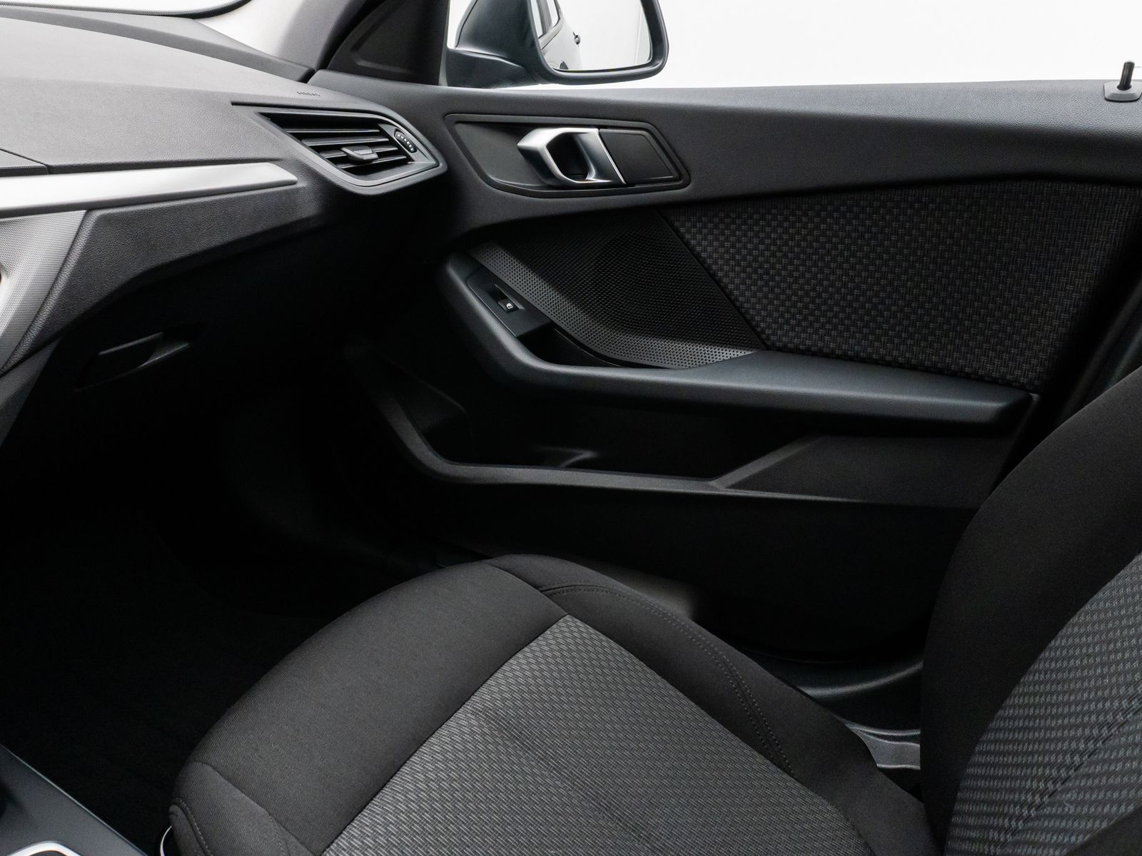 Fahrzeugabbildung BMW 118i Kamera DAB CockPitPro Geschwindigkeitsr LED