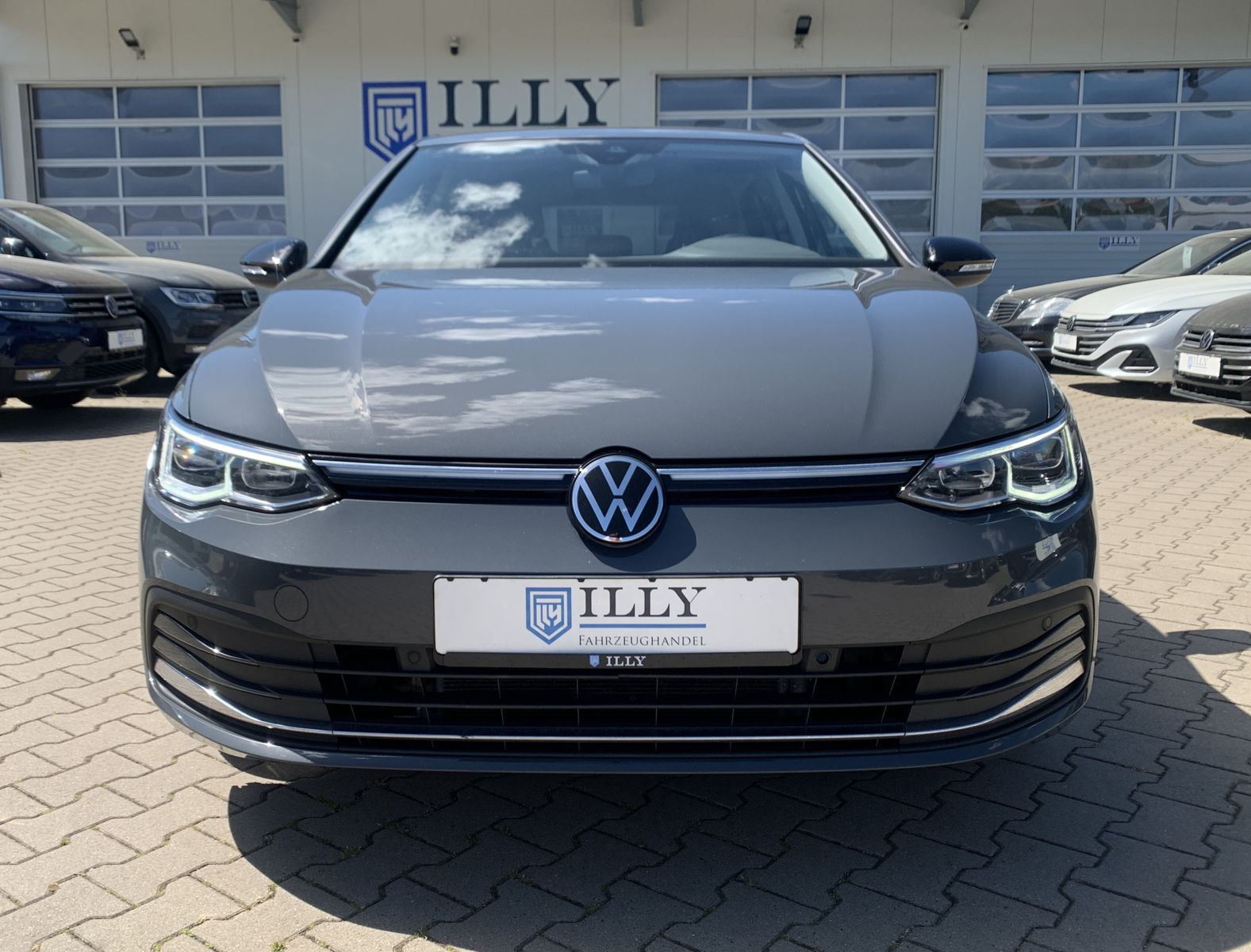 Fahrzeugabbildung Volkswagen Golf 2.0 TDI*LED-Plus*Cam*AHK*ACC*Navi*