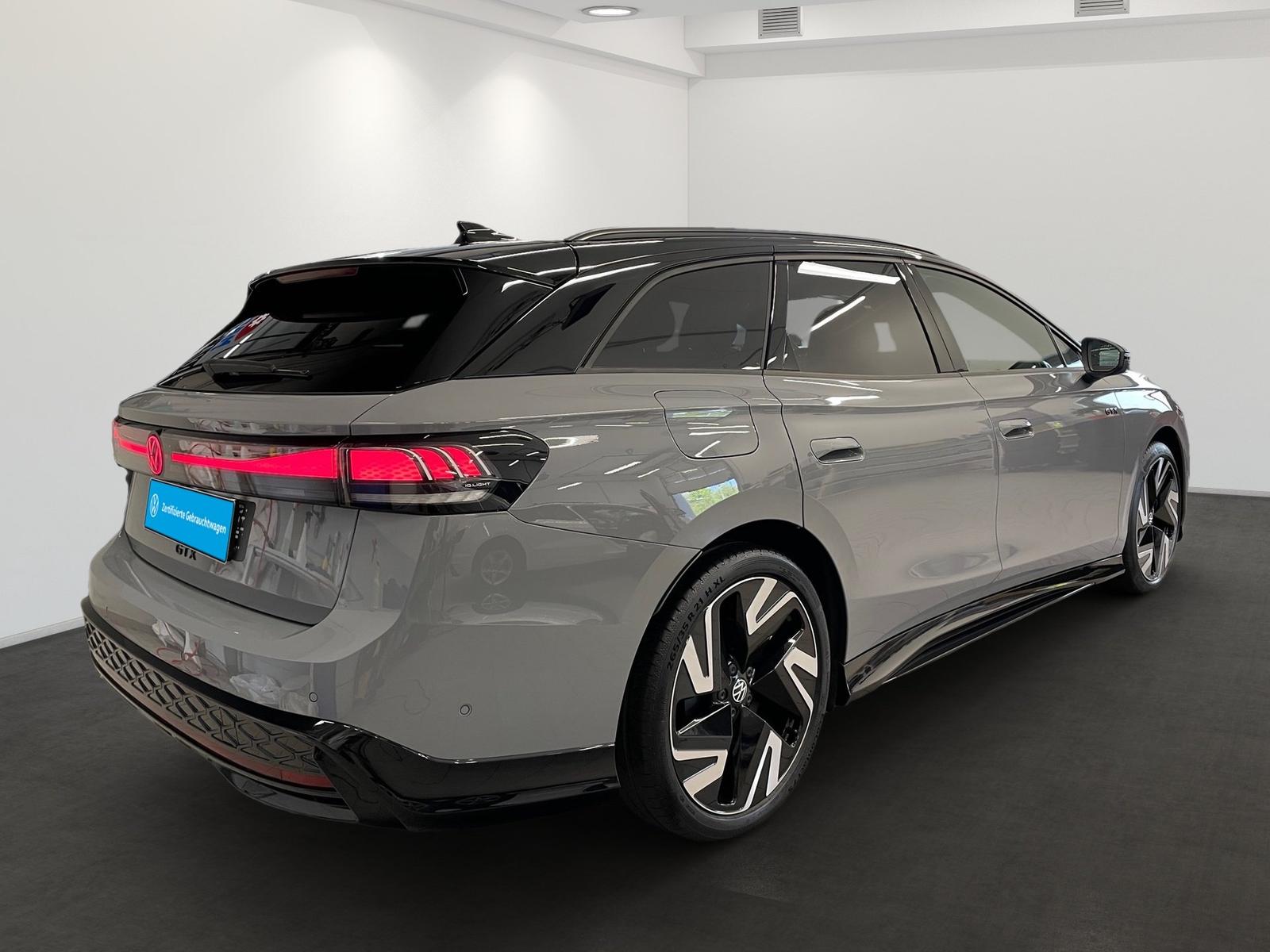 Volkswagen ID.7 Tourer 4M GTX *AHK*HEAD-UP*HARMAN*PANO*MATR