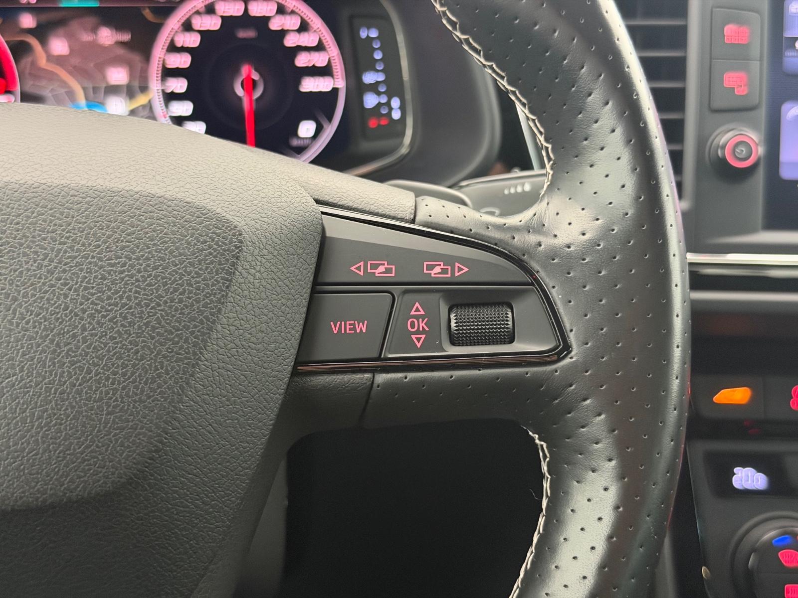 Seat Leon ST 2.0 4Dr.*CUPRA 300*LED-BEATS-SHZ-PDC-DCC