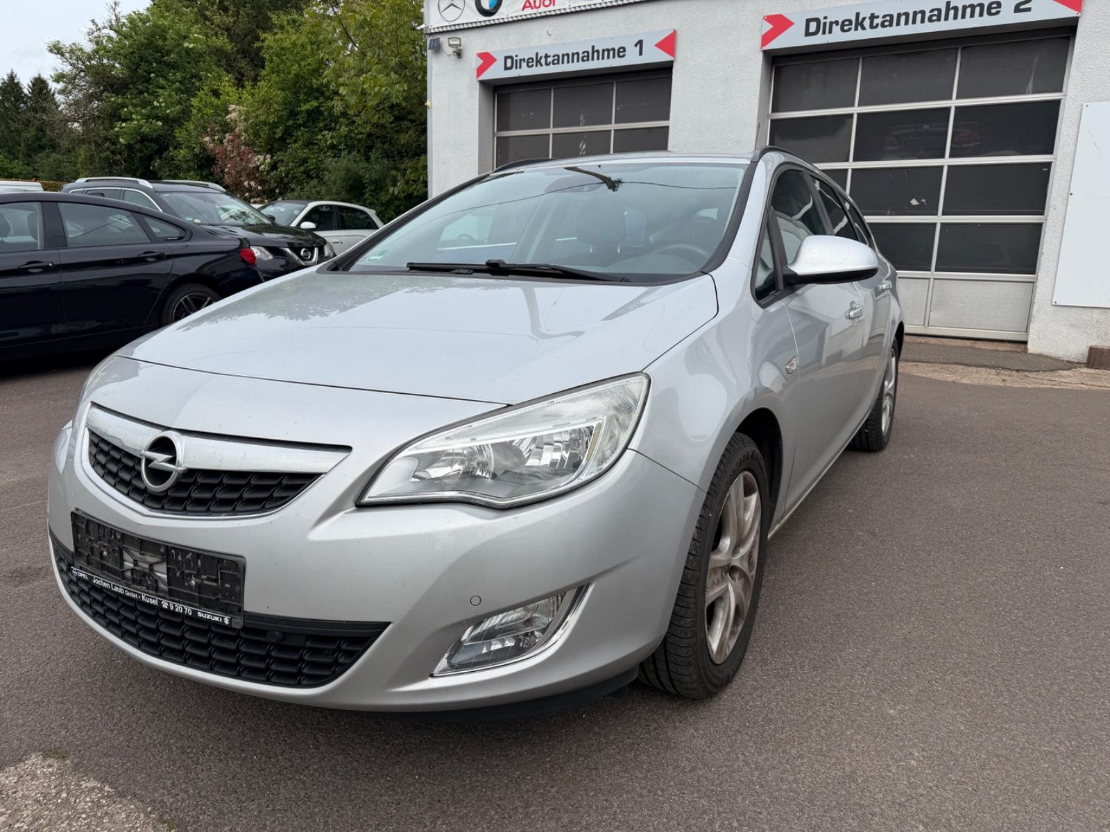 Opel Astra J Sports Tourer Design Edition