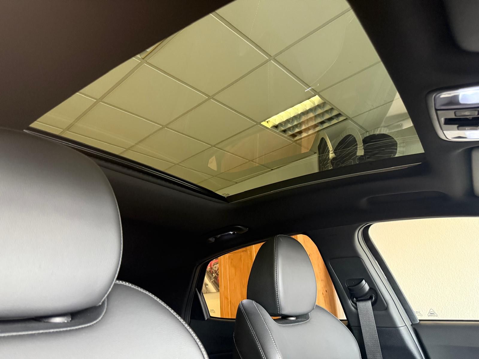 Fahrzeugabbildung Kia XCeed Black Xdition/WENIG KM/PANO/CARPLAY/SOUND