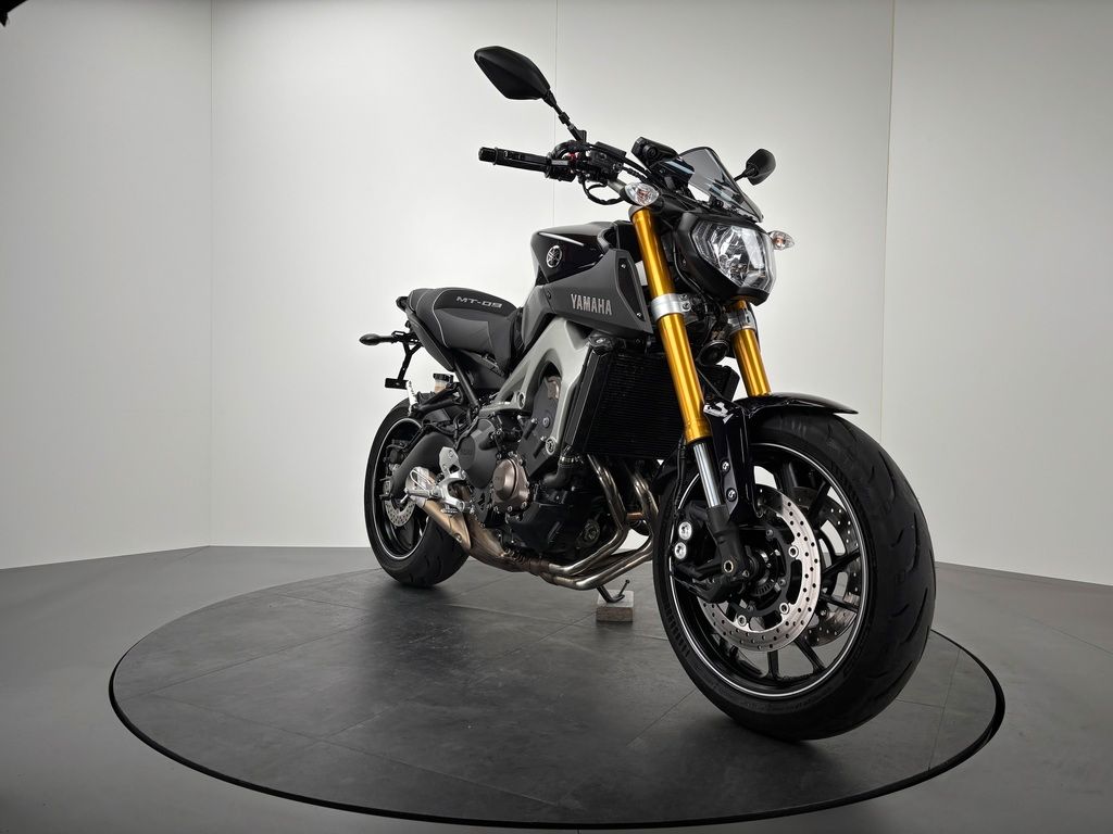 Fahrzeugabbildung Yamaha MT-09 *TOP-ZUSTAND *2. HAND *SERVICE NEU