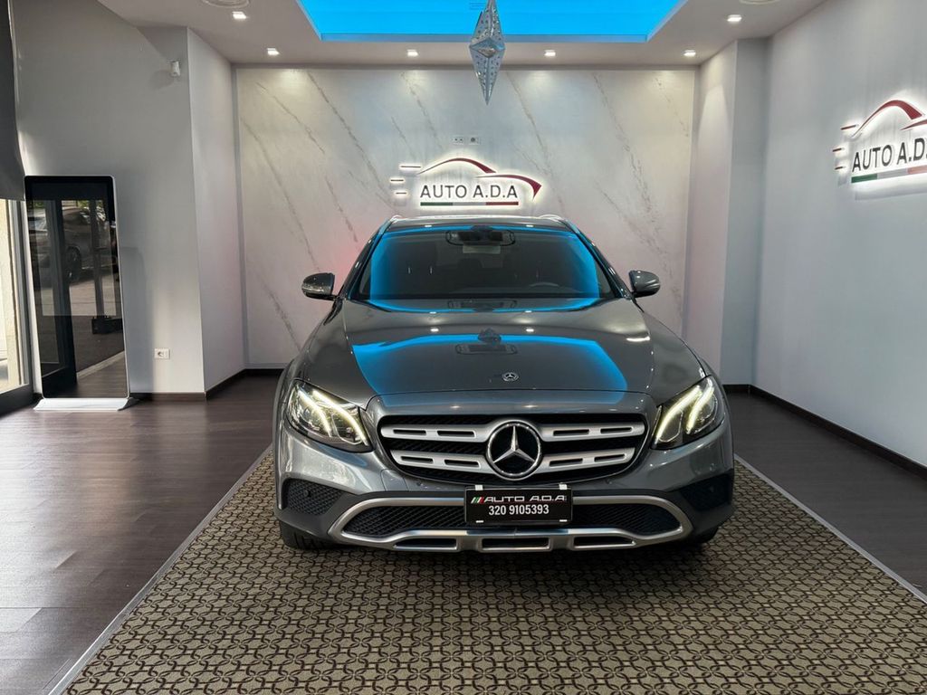 Image of Mercedes-Benz E 220