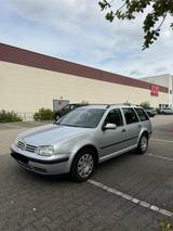 Volkswagen VW Golf Kombi - Volkswagen Golf aus 2005: Kombi