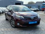 Toyota Avensis Kombi 2,2 D-4D "Life - Toyota Avensis aus 2012