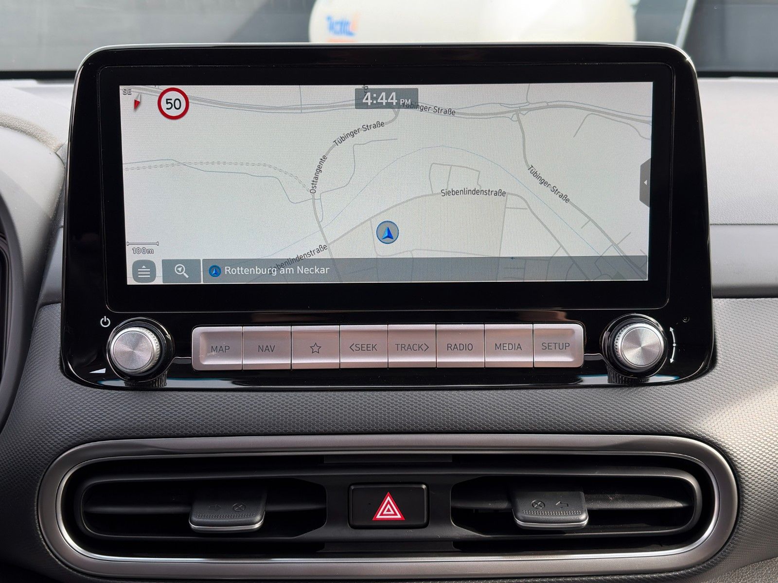 Fahrzeugabbildung Hyundai Kona E Trend 2WD Kamera Schiebedach ACC HuD LHZ