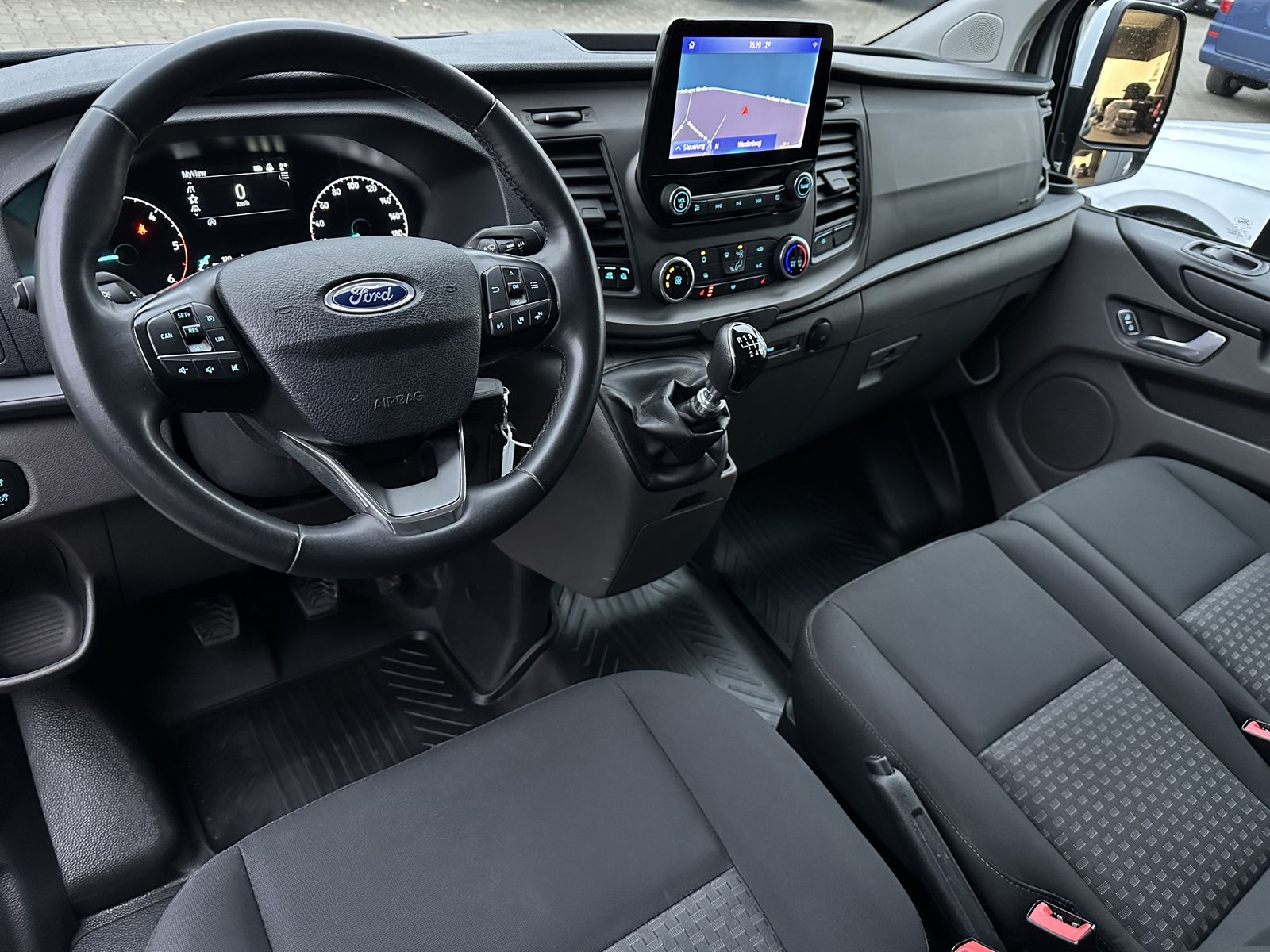 Fahrzeugabbildung Ford Transit Custom 300 L2H1 NAV+SHZ+KAMERA+SORTIMO