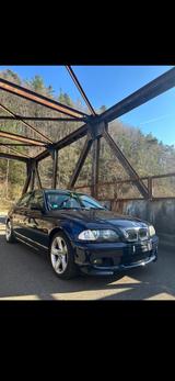 BMW 323i - - blaue BMW 323