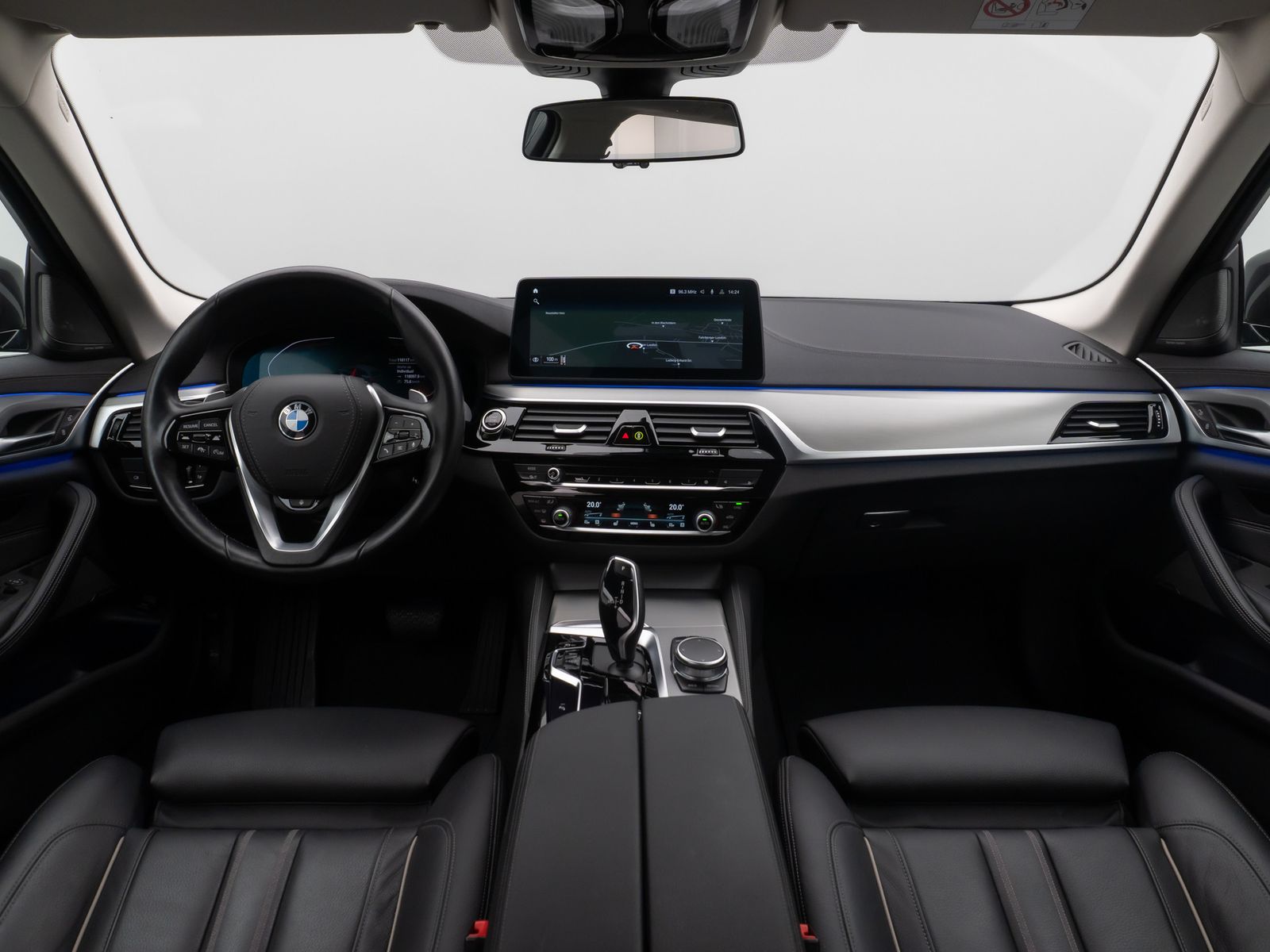 Fahrzeugabbildung BMW 530d xD Luxury Line Kamera HUD DAB H/K Laser AHK