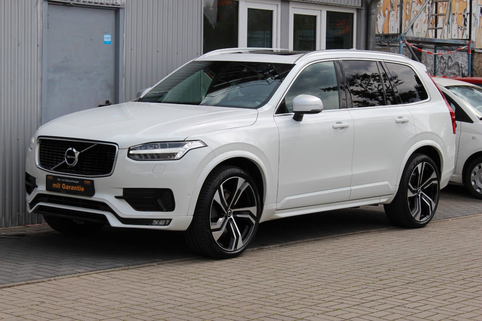 Volvo XC90 - 1