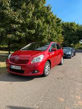 Toyota Top Toyota Familienwagen mit TÜV neu - Toyota Verso in Düsseldorf