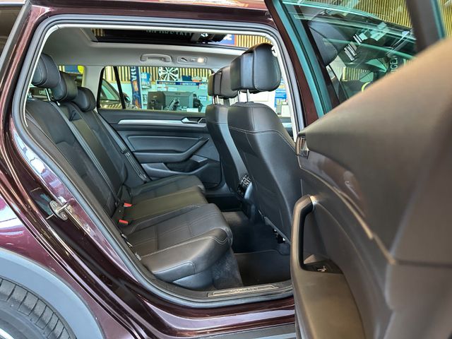 Volkswagen Passat Alltrack *PANO*3-Zonen*Keyless*AHK*