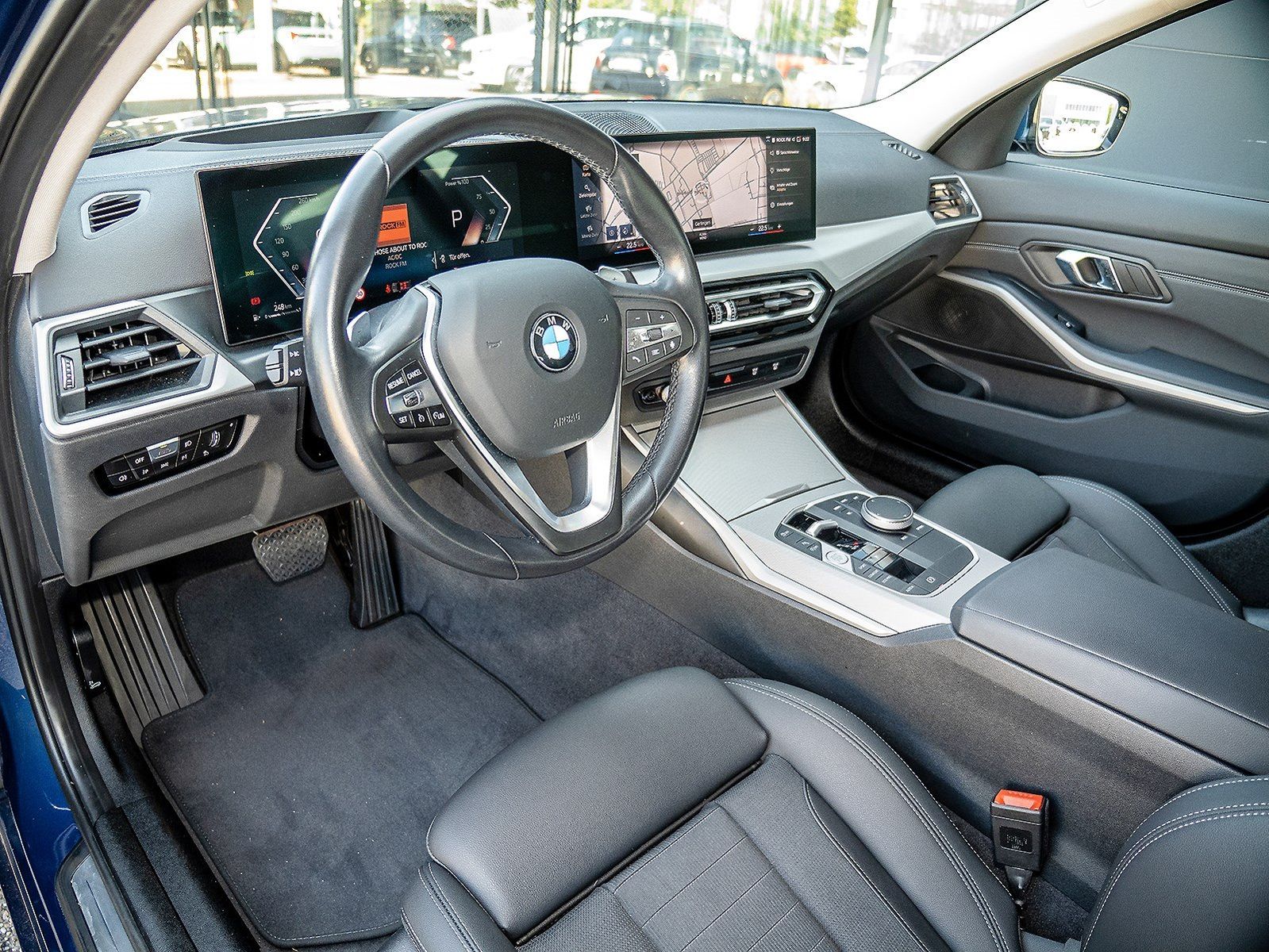 BMW 330i xDrive Tour Sportsitz HUD Standheiz Cam DAB foto 3