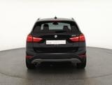 BMW X1 18i Sport Line LED Kamera Sitzheizung AHK PDC - BMW X1 mit Benzin-Antrieb