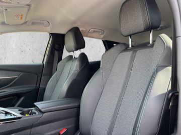 Peugeot 3008 Allure Pack PT 130 Navi+RFK+SHZ+Carplay