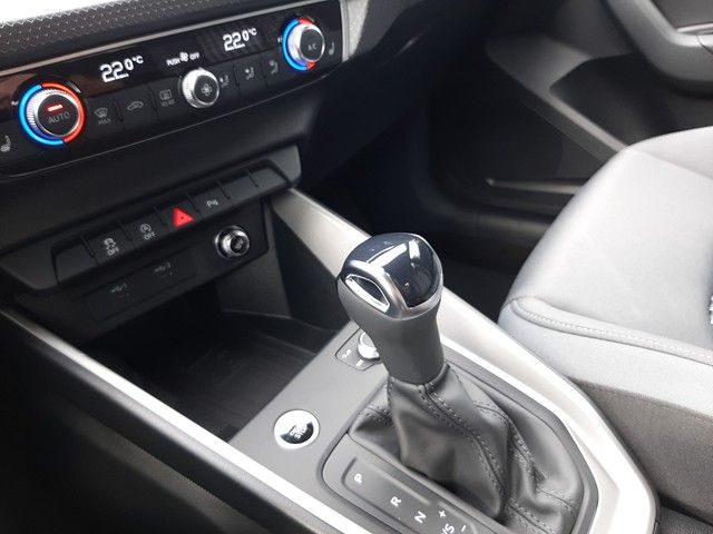 Fahrzeugabbildung Audi A1 allstreet 30TFSI S-tronic LED Kamera 17"