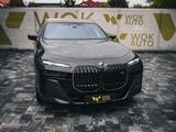 BMW M760 7 M760 e xDrive - graue BMW M760
