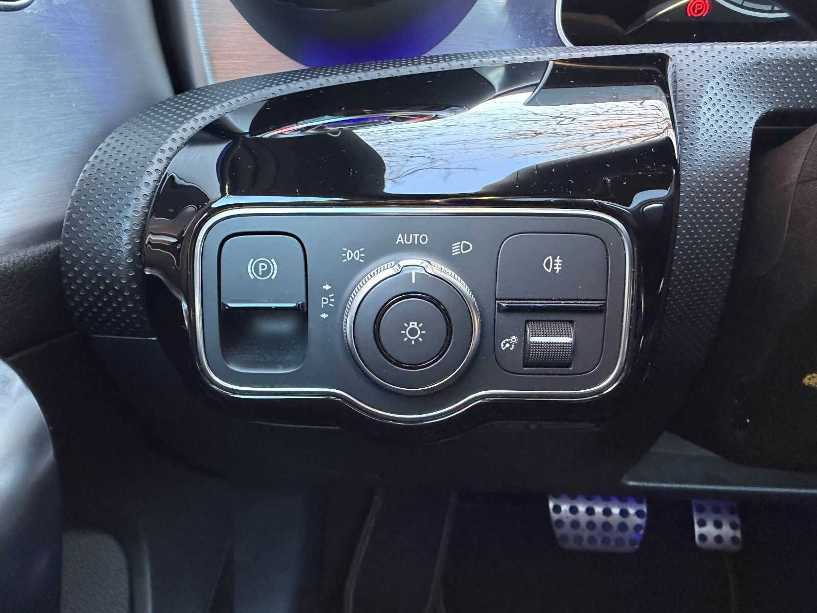 Fahrzeugabbildung Mercedes-Benz A 250 4Matic AMG Edition 1 JUNGESTERNE*PANO*MEMO