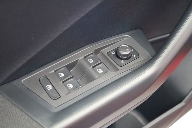 Volkswagen T-Roc Sport Automatik LED ACC Kamera Virtual