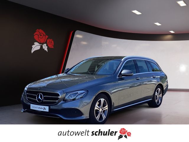 Mercedes-Benz E -Klasse E220d T-Modell Pano AHK