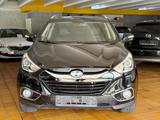 Hyundai ix35 2.0 CRDi 135kW Black&Steel Edition 4WD/NAVI - Hyundai ix35: Allradantrieb, Automatik, 2.0