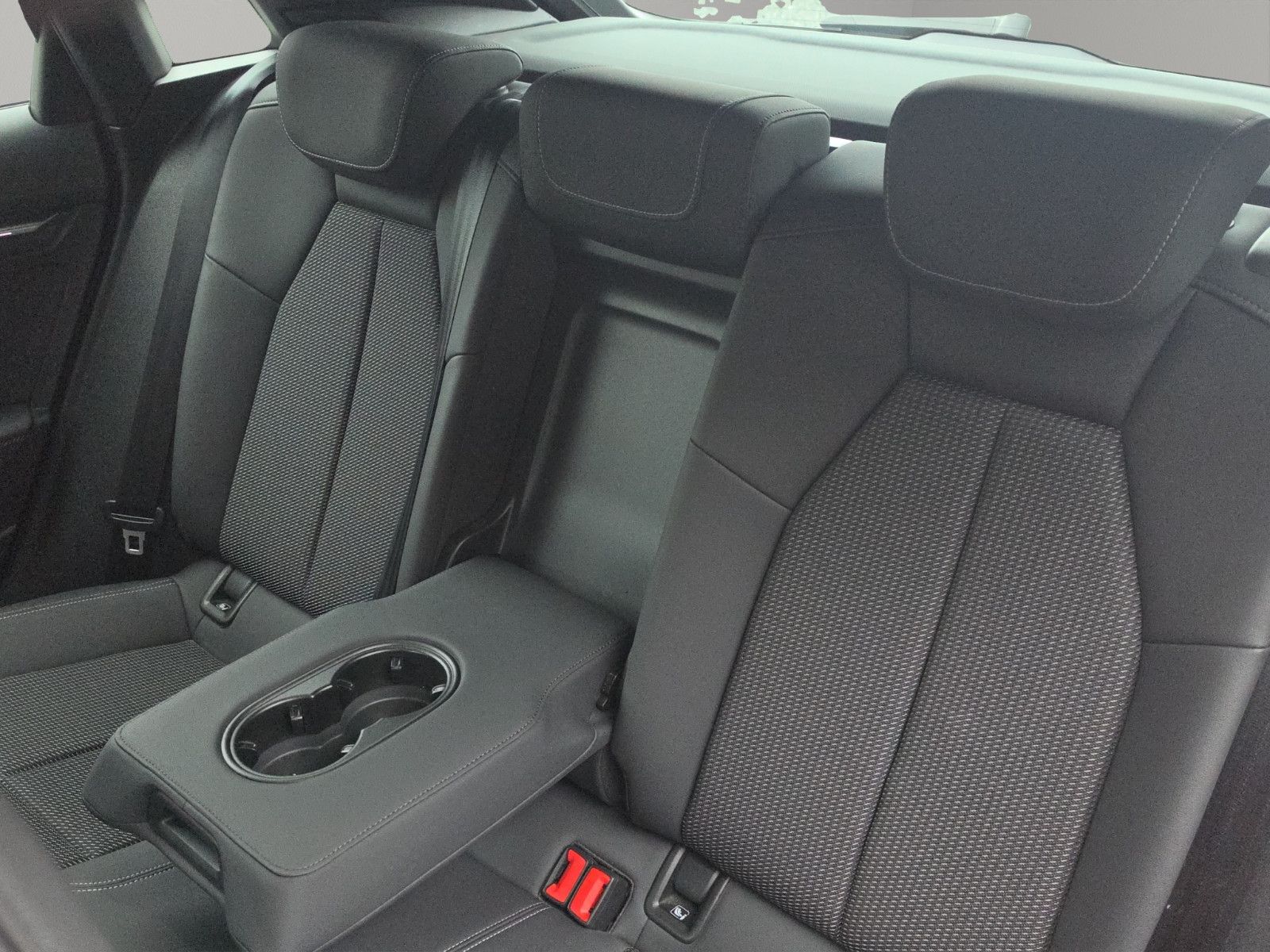 Fahrzeugabbildung Audi A3 Sportback 30 TDI S line LED AHK Kamera