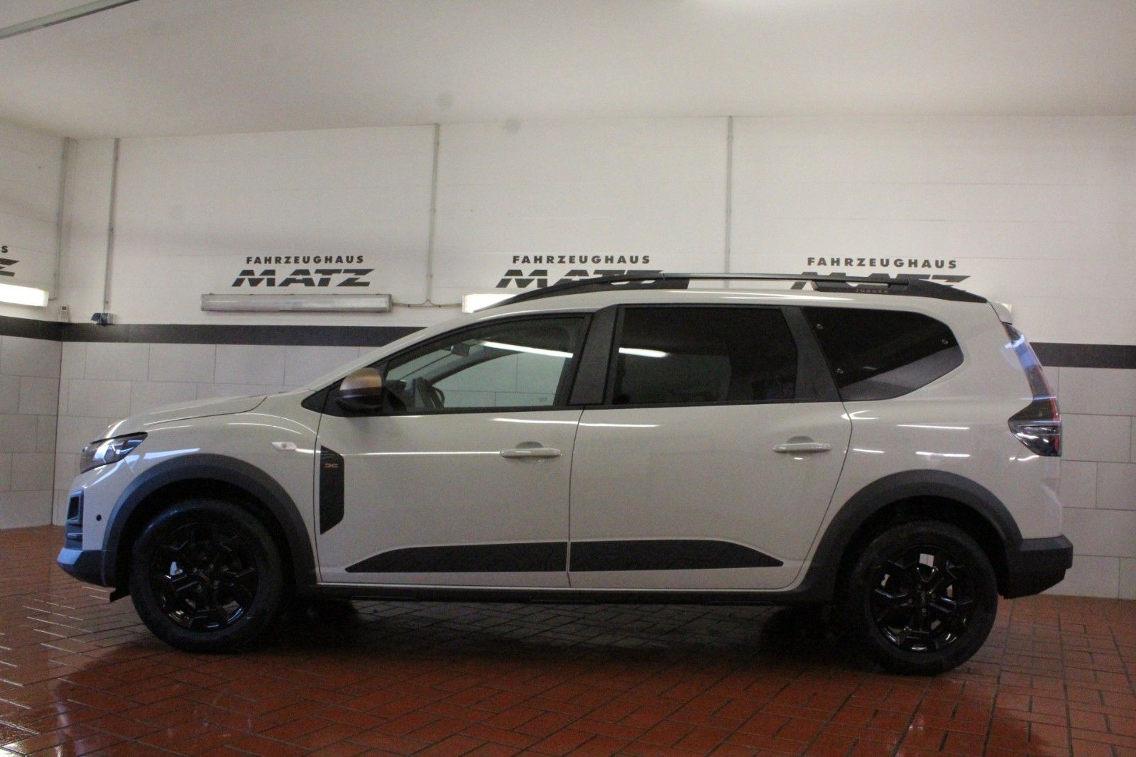 Fahrzeugabbildung Dacia Jogger TCe 110 Extreme 5-Sitzer  MY26 *Winterp.*