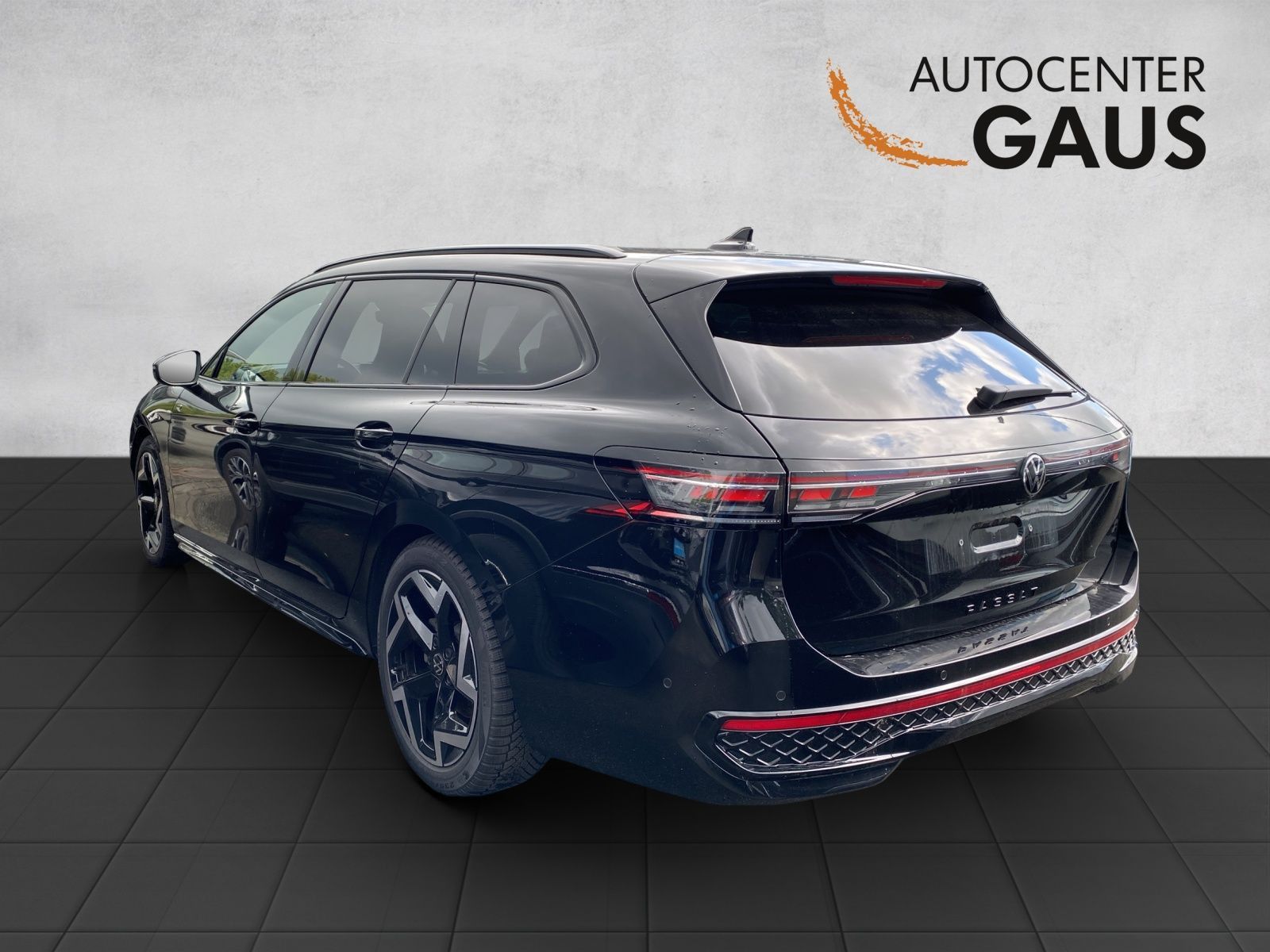 Passat Variant R-Line 2.0 TDI DSG AHK*Navi*Black