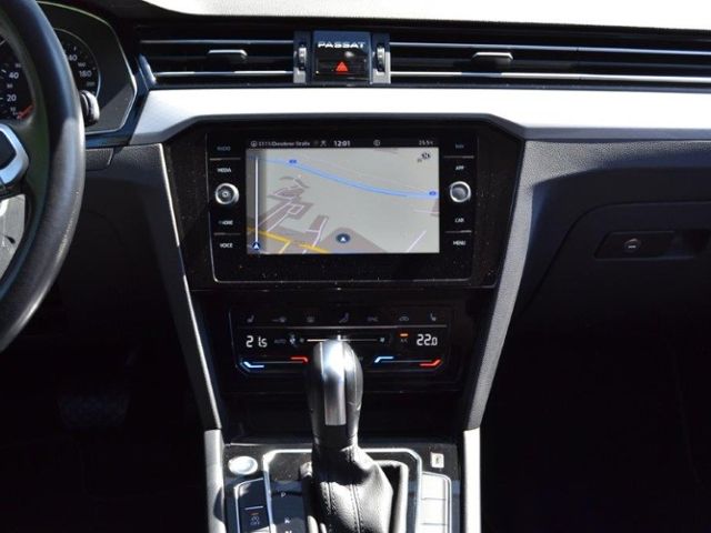 Passat Variant 2.0 TSI 190 PS DSG Business AHK/1