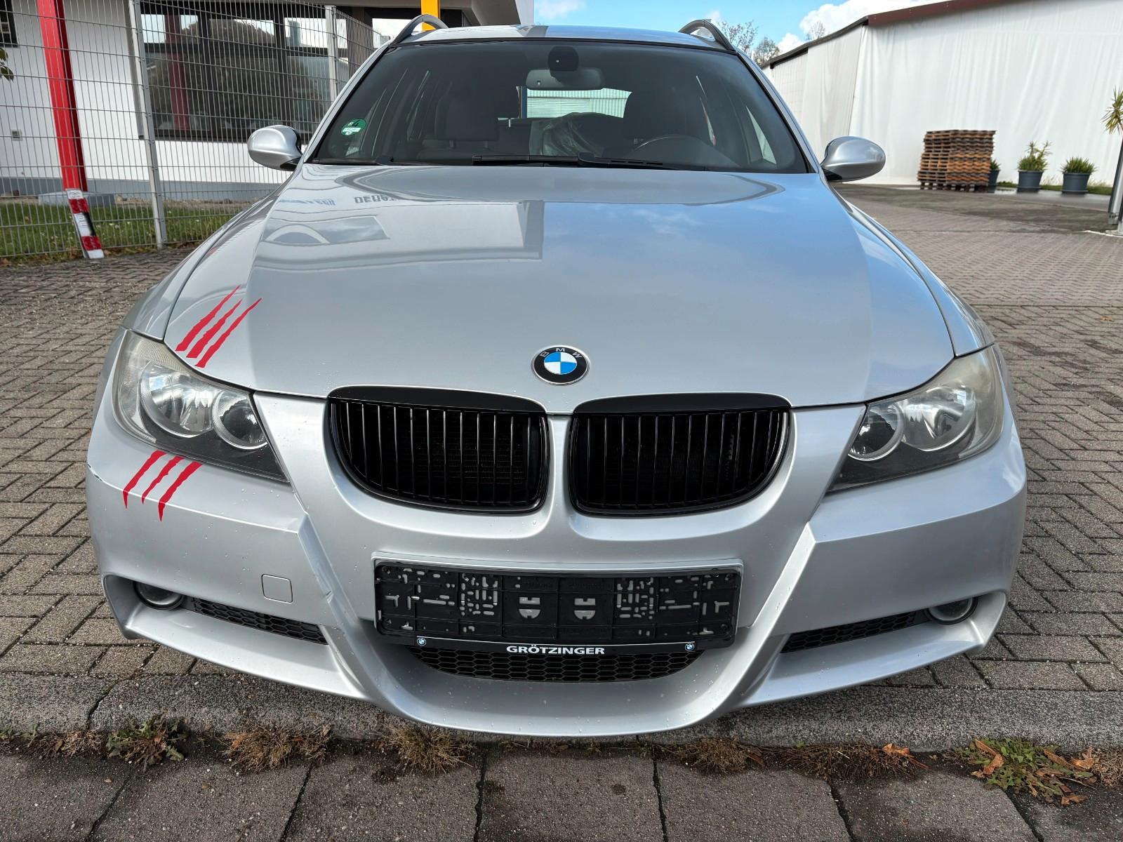 BMW 318 2006 — вигляд ззаду