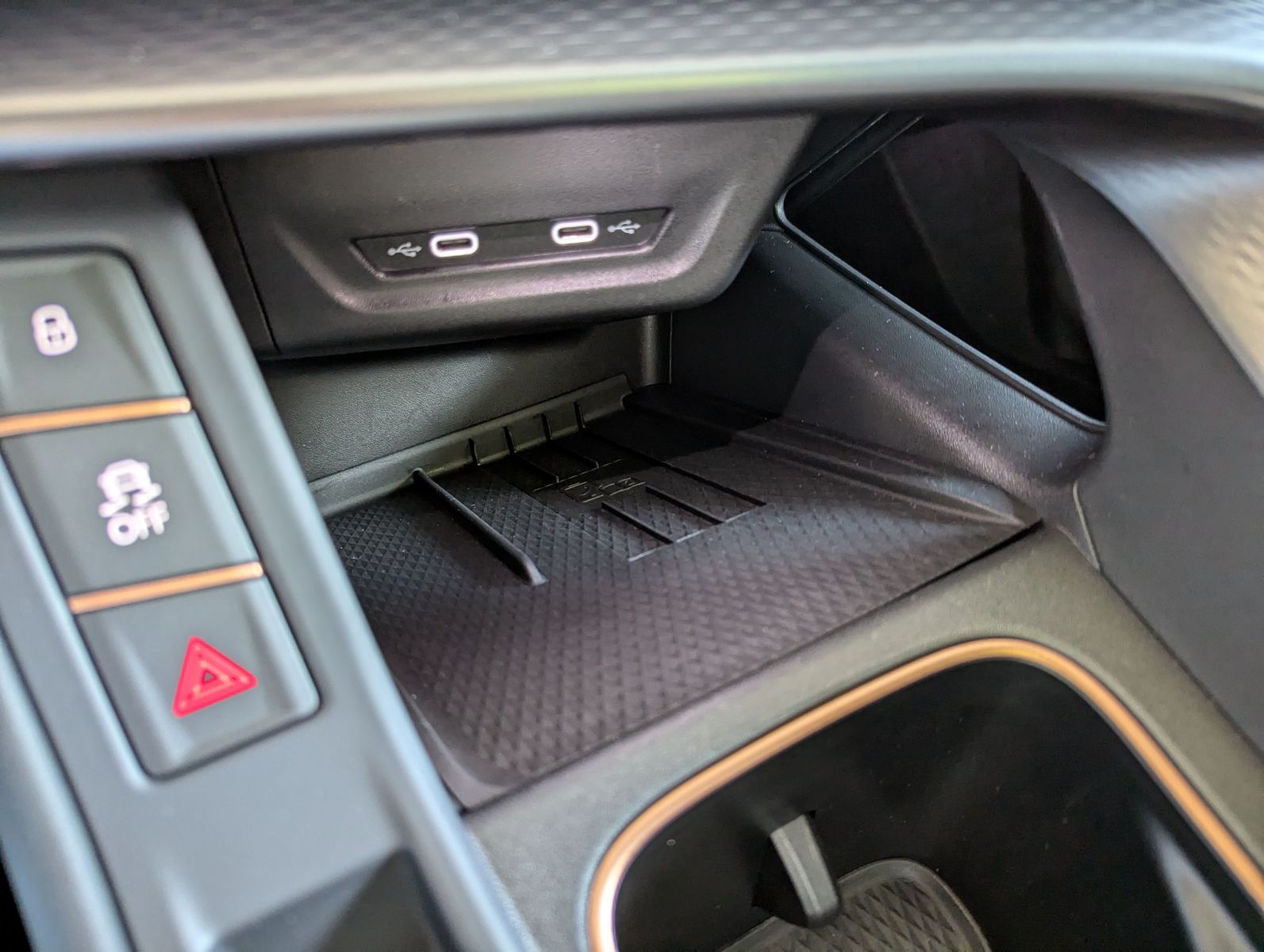 CUPRA Terramar 1.5eTSI HUD DCC Matrix Pano Sennh. 20" - Image 27