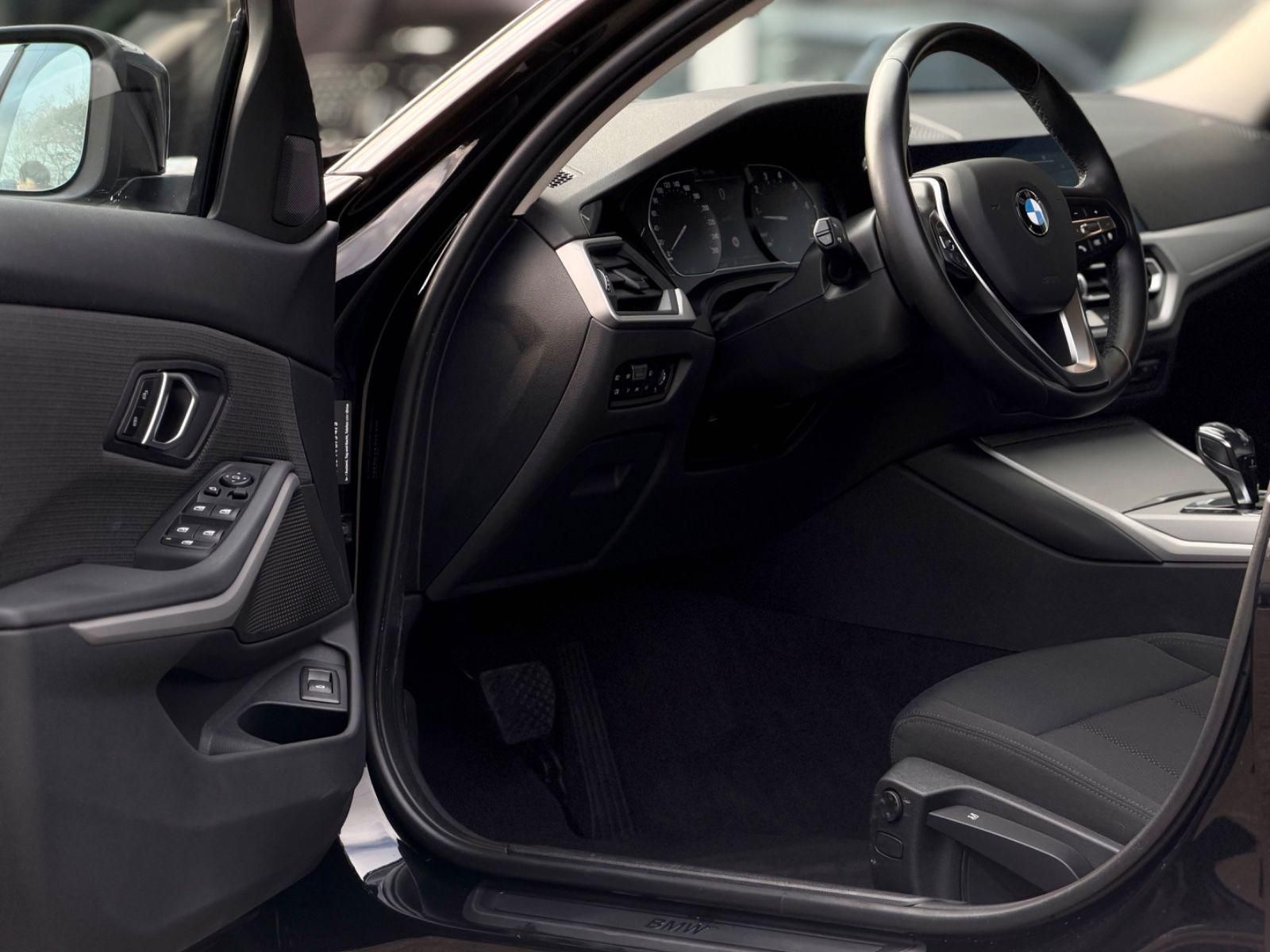 BMW 318i Touring Advantage*Kam*Shz*Pdc*LED*HiFi*DAB foto 11