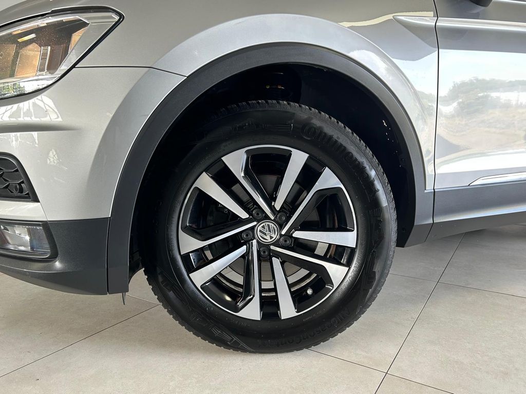 Volkswagen Tiguan 2.0 TDI DSG 4 MOT*ACC*PANO*AHK*NAVI*PDC