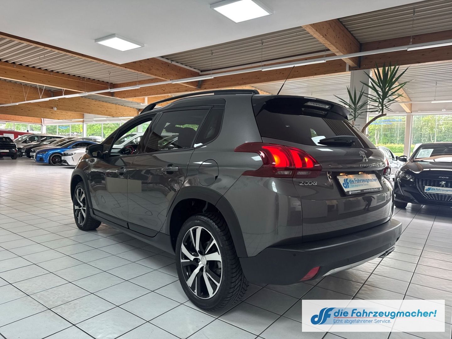 Fahrzeugabbildung Peugeot 2008 GT-LINE Allure Panorama Navi Leder ACC 2-Zo