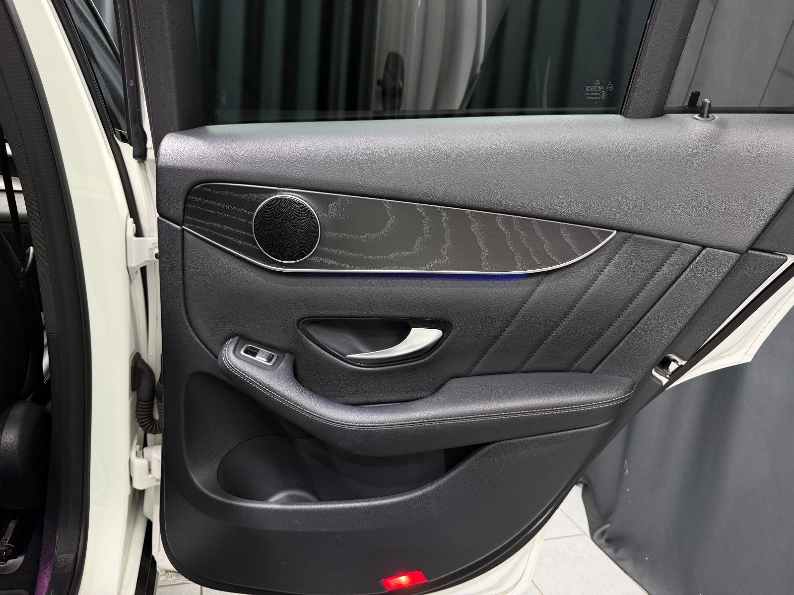 Fahrzeugabbildung Mercedes-Benz GLC 300 d Coupe 4Matic |AMG-LINE|AHK|PANO|LED