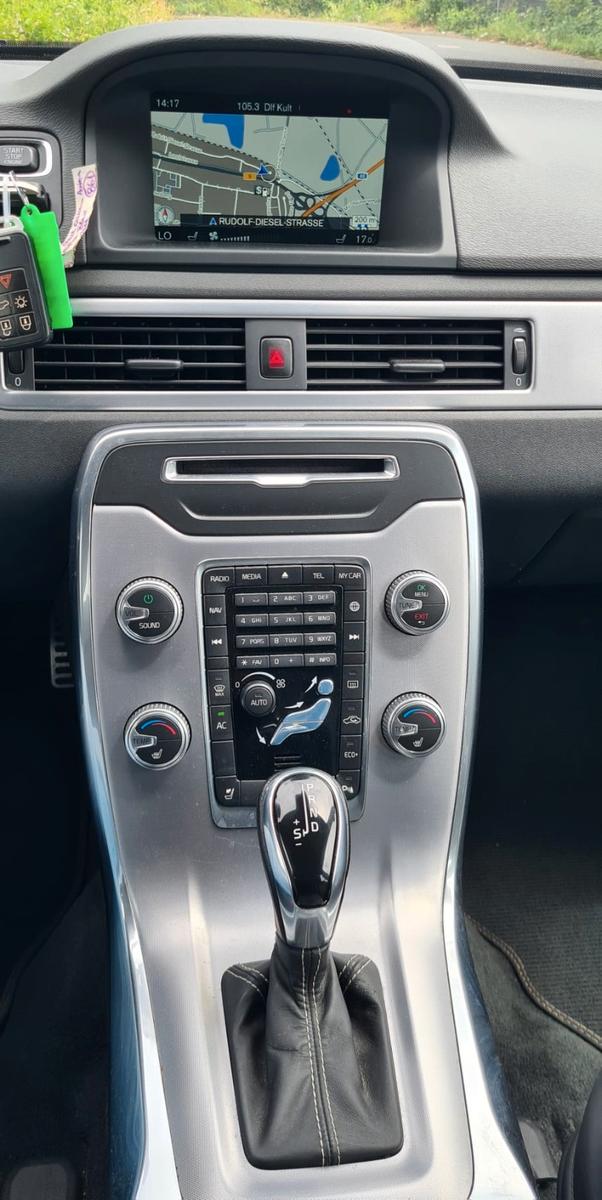 Volvo V70 2015 — photo 18