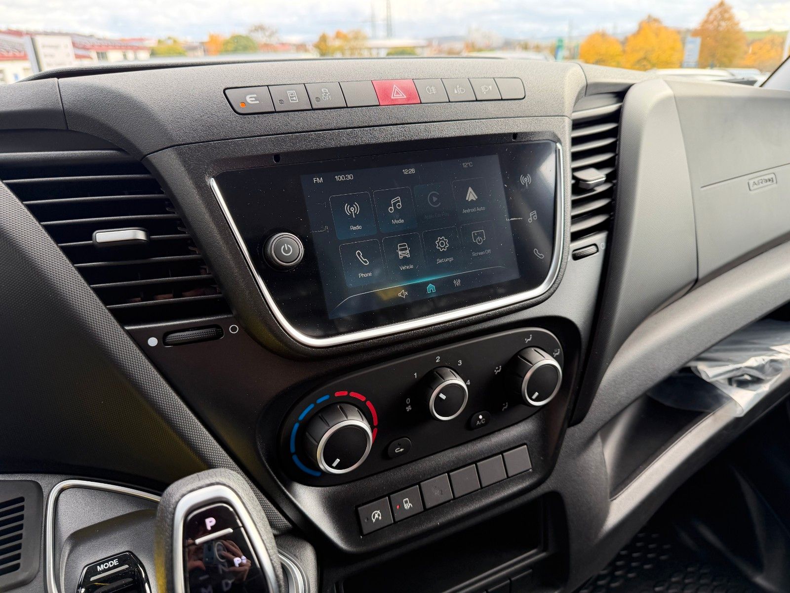 Fahrzeugabbildung Iveco Daily 35S14 A8 *R3.450mm*Automatik*Klima* 2x