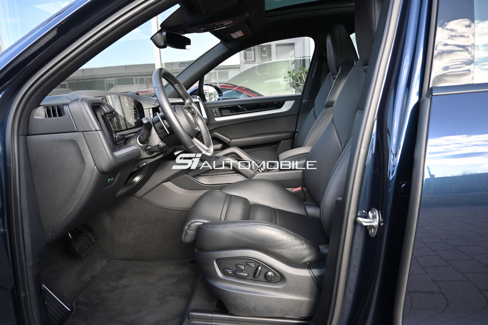 Fahrzeugabbildung Porsche Cayenne E-Hybrid SPORT DESIGN °UVP 156.695€°PDCC